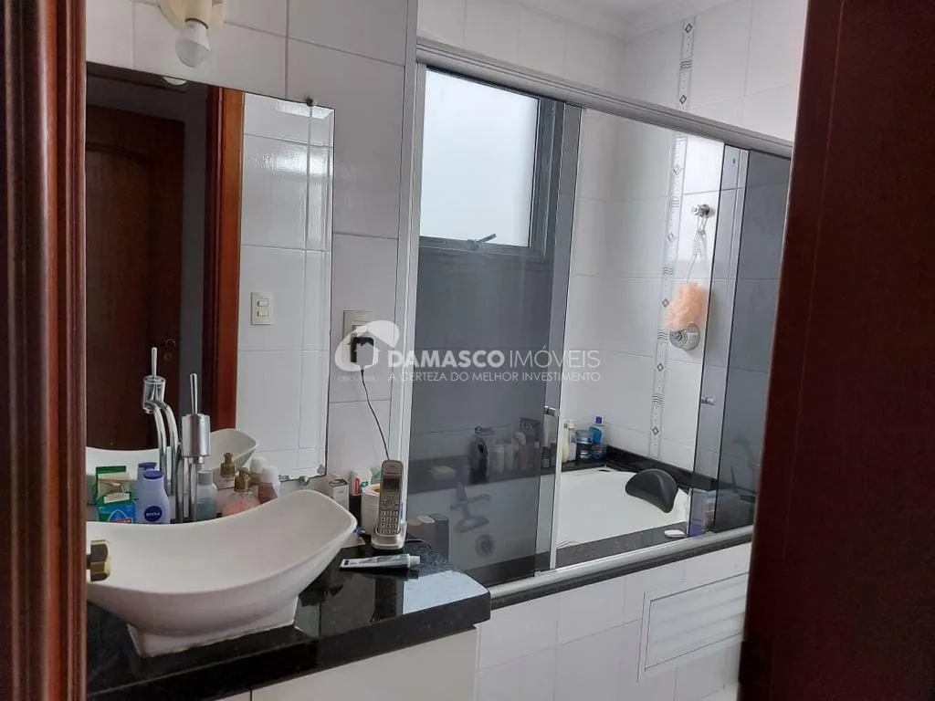 Sobrado à venda 3 Quartos, 1 Suite, 2 Vagas, 173M², Vila Lúcia, São Paulo - SP