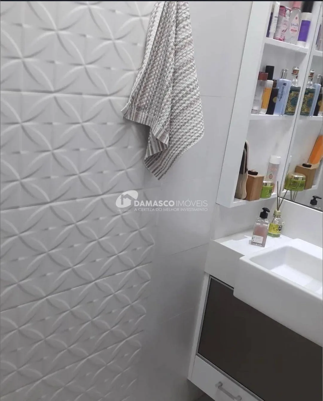 Sobrado à venda 3 Quartos, 1 Suite, 3 Vagas, 212M², Vila Valparaíso, Santo André - SP