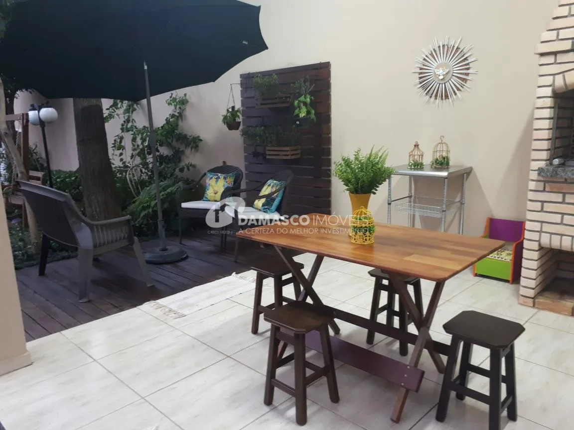 Sobrado à venda 4 Quartos, 1 Suite, 3 Vagas, 240M², Cerâmica, São Caetano do Sul - SP