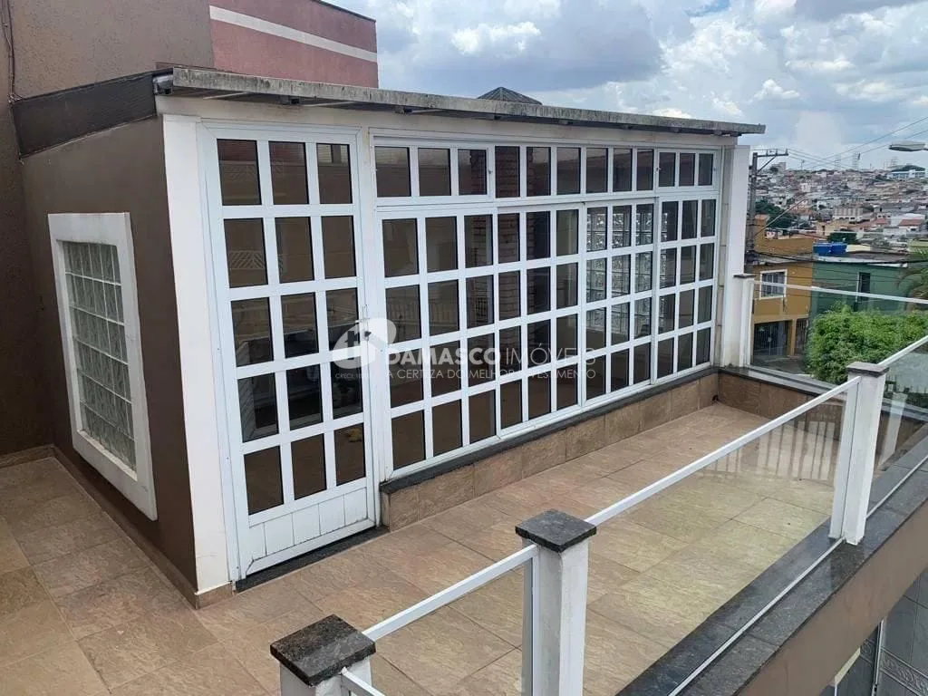 Sobrado à venda 3 Quartos, 1 Suite, 2 Vagas, 250M², Sítio da Figueira, São Paulo - SP