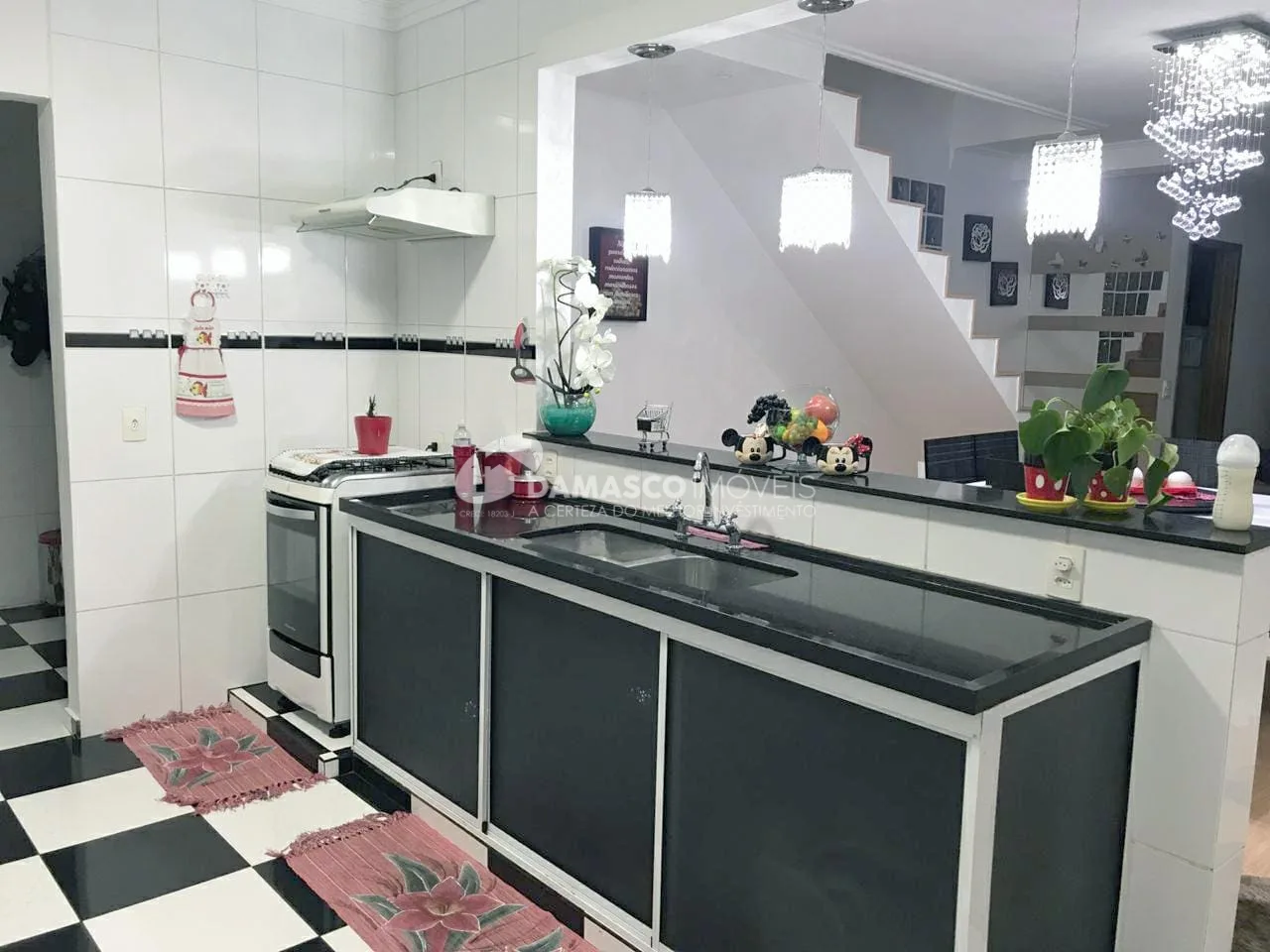 Sobrado à Venda 3 Quartos, 3 Suites, 6 Vagas, Nova Gerty, São Caetano do Sul - SP