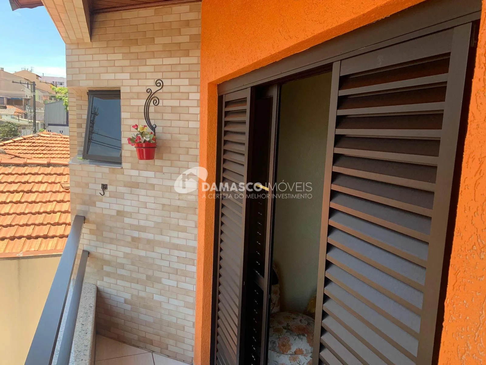 Sobrado à venda 3 Quartos, 1 Suite, 6 Vagas, 252M², Cerâmica, São Caetano do Sul - SP