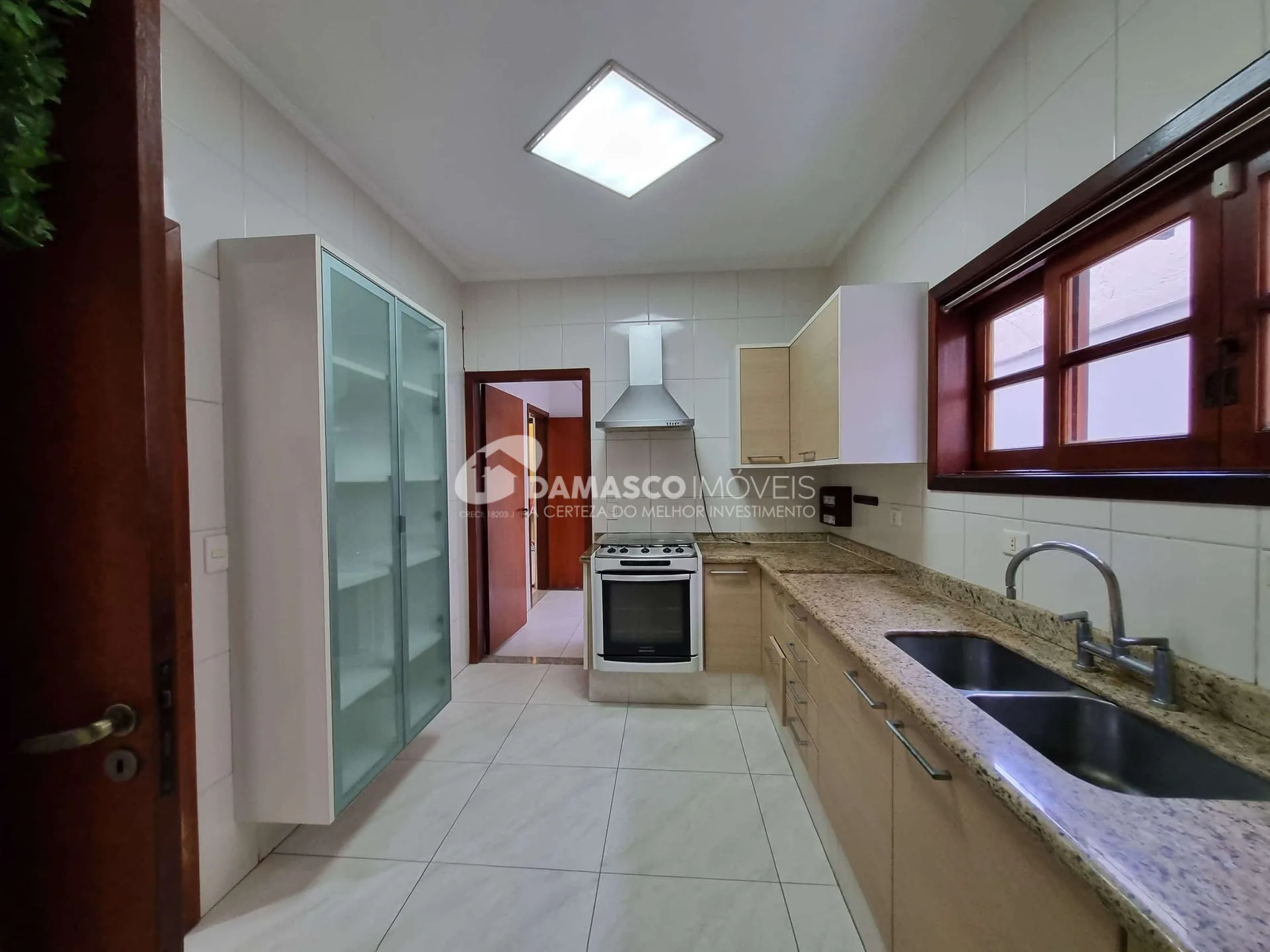 Sobrado à venda 3 Quartos, 3 Suites, 4 Vagas, 221M², Olímpico, São Caetano do Sul - SP