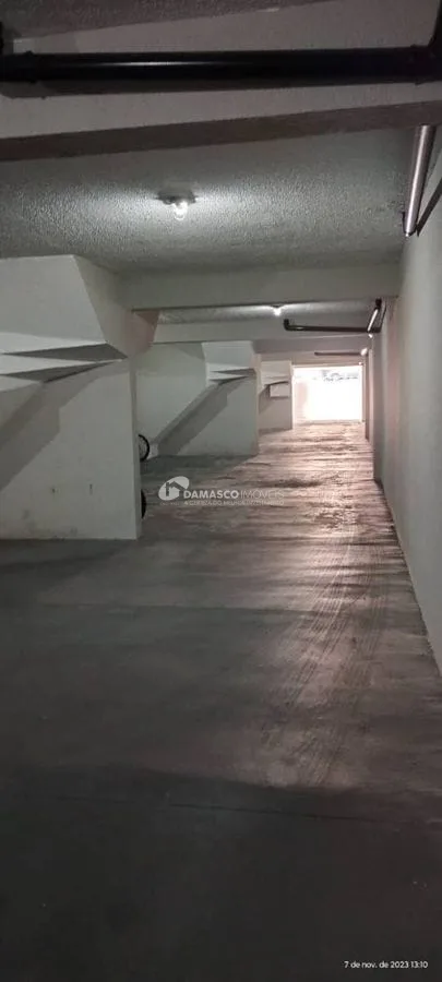 Casa em condomínio com 2 suítes  e 2 vagas