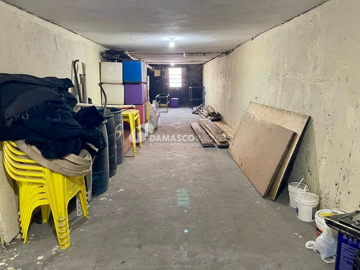Prédio comercial no Jardim Santo André