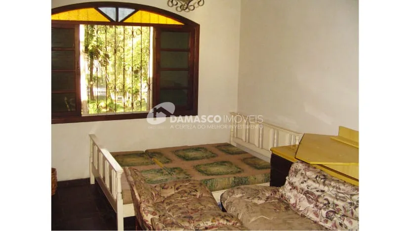 Chácara à venda 3 Quartos, 1 Suíte, 10 Vagas, Quarta Divisão, Ribeirão Pires - SP