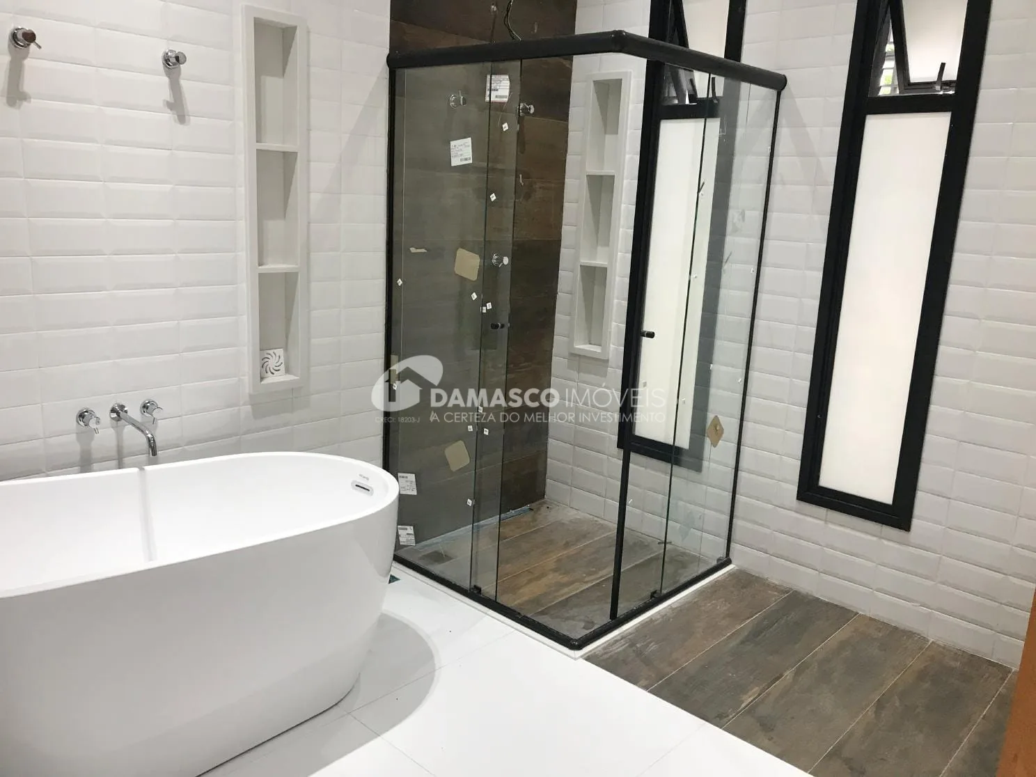 Sobrado à venda 3 Quartos, 3 Suites, 3 Vagas, 260M², Santa Maria, São Caetano do Sul - SP