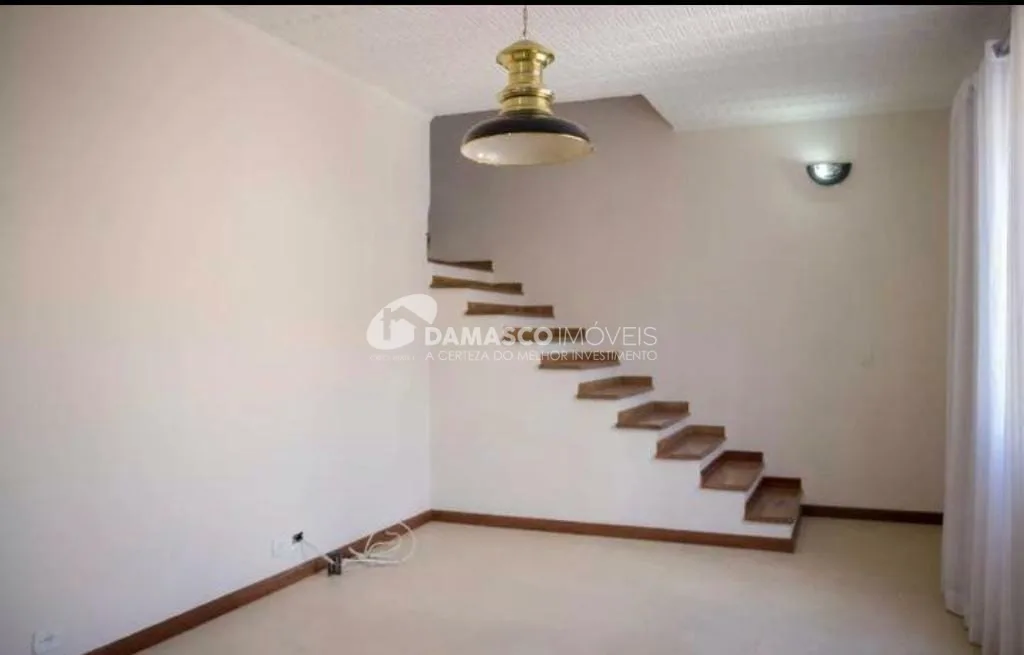Sobrado à venda 3 Quartos, 4 Vagas, 197 m², Nova Gerty, São Caetano do Sul - SP