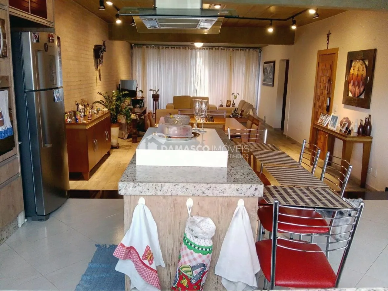 Sobrado à venda 3 Quartos, 3 Suites, 6 Vagas, 390M², Santa Maria, São Caetano do Sul - SP