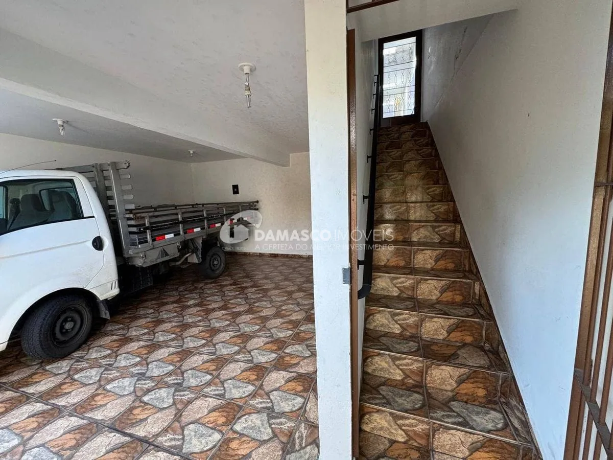 Casa Assobradada no bairro Olímpico
