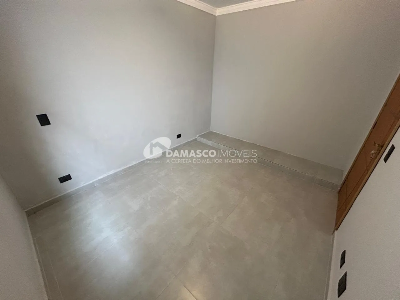 Casa Térrea Reformada à Venda na Nova Gerty, São Caetano do Sul | 2 Dormitórios | 2 Vagas