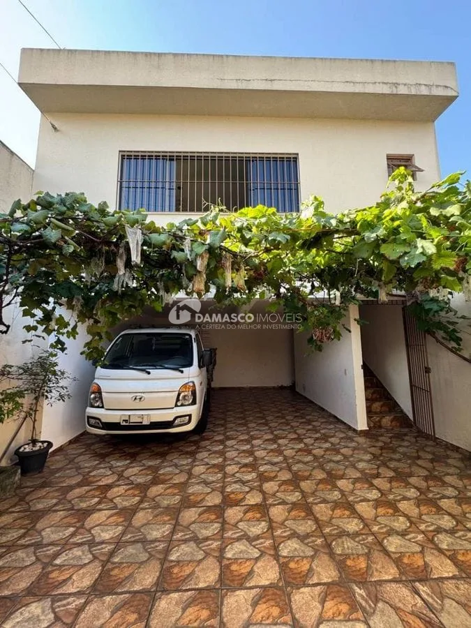 Casa Assobradada no bairro Olímpico