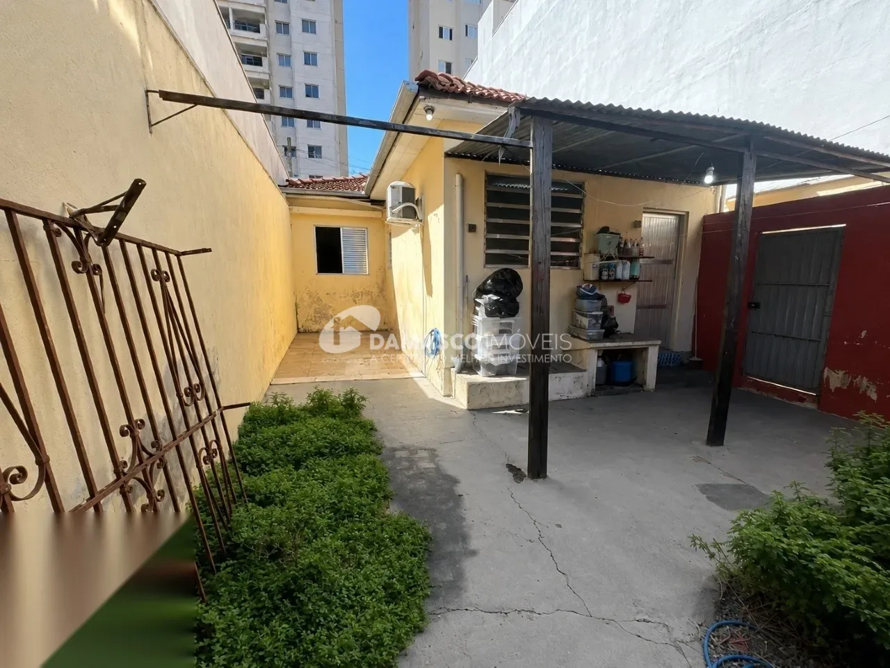 Casa Térrea com 229m² de terreno e 134m² de área construída, próximo a USCS e ao ASSAI, à venda, Centro, São Caetano do Sul, SP