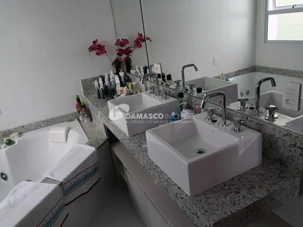 Sobrado à venda 3 Quartos, 3 Suites, 6 Vagas, 306M², Olímpico, São Caetano do Sul - SP