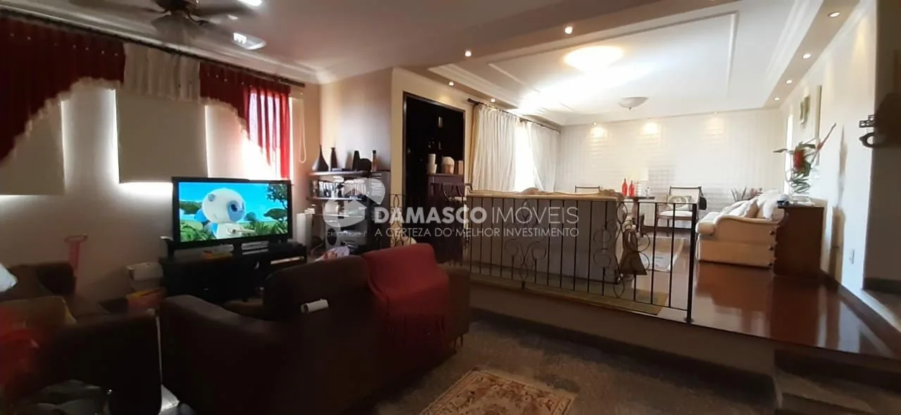 Sobrado à venda 3 Quartos, 2 Suites, 6 Vagas, 780M², Osvaldo Cruz, São Caetano do Sul - SP