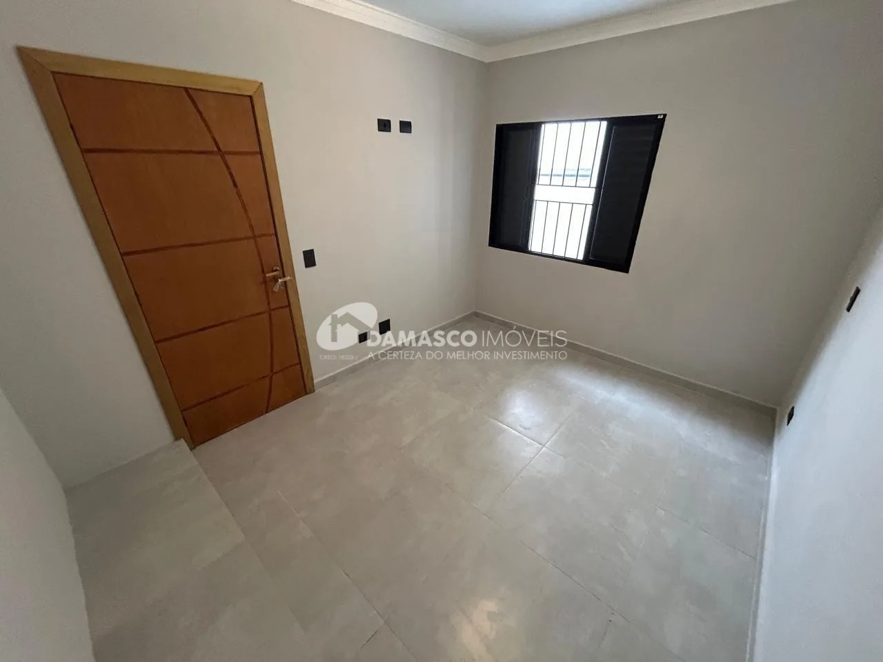 Casa Térrea Reformada à Venda na Nova Gerty, São Caetano do Sul | 2 Dormitórios | 2 Vagas