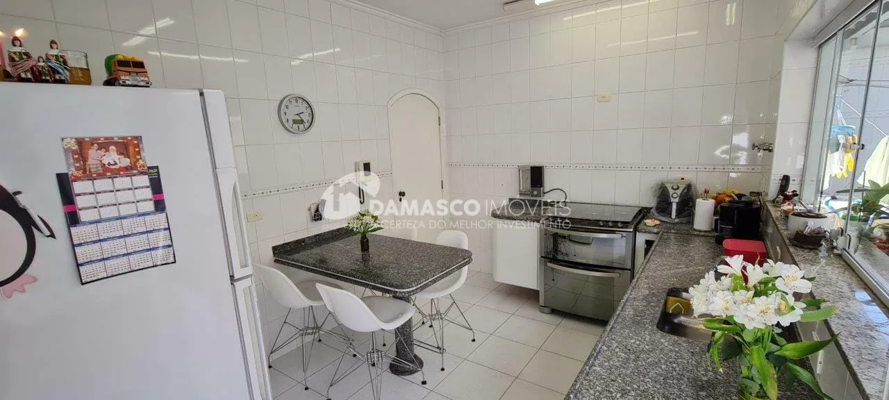 Casa para locação 3 Quartos, 3 Suítes, 6 Vagas, 326 m², Campestre, Santo André - SP