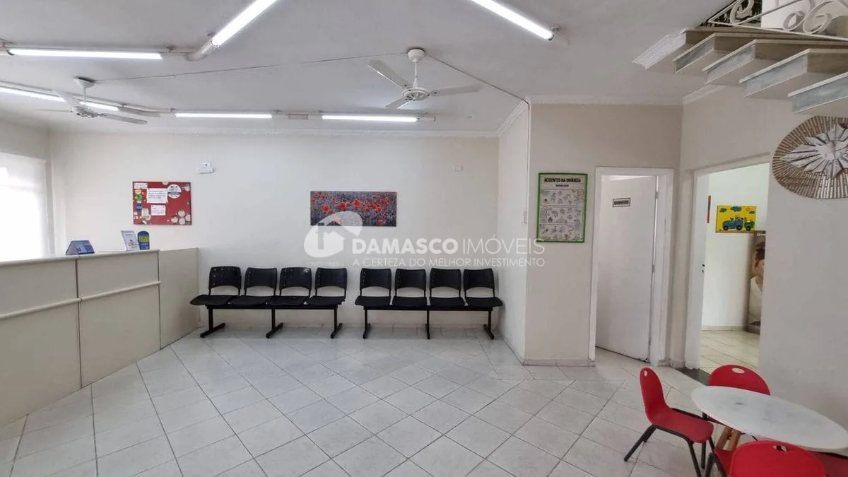 Sobrado à venda, 3 dorm (1suíte), 6 vagas, Olímpico