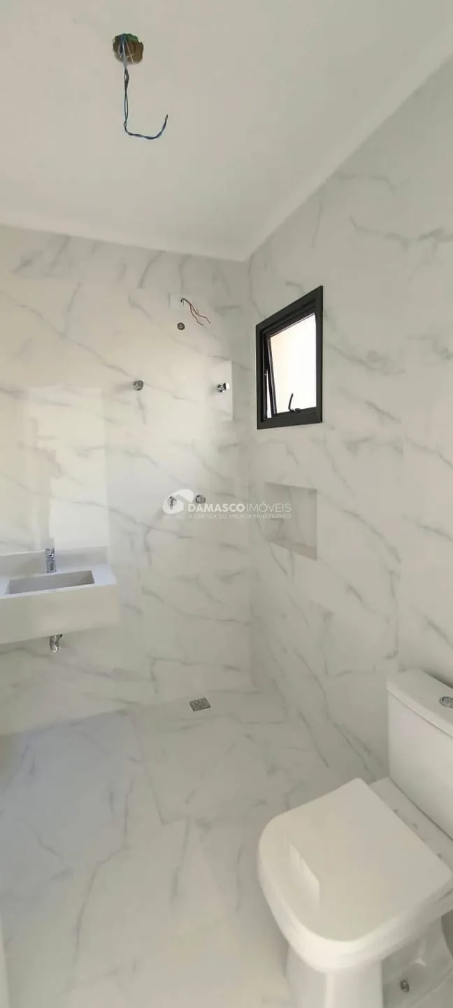 Sobrado, 3 suítes, 188m², Olímpico