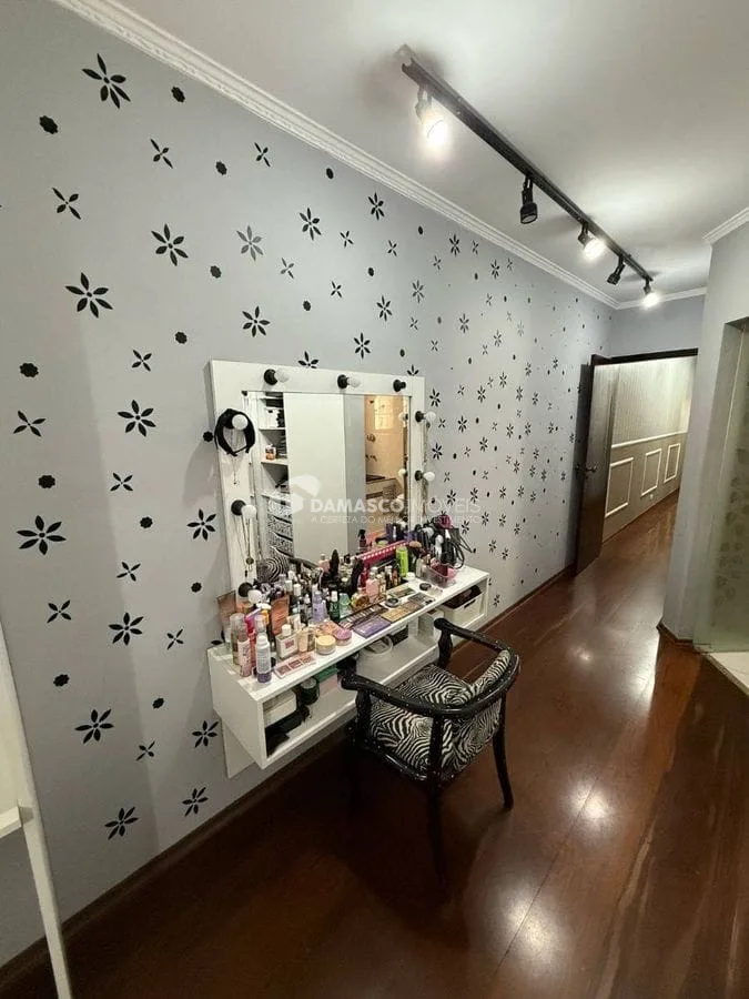 Sobrado à venda 3 Quartos, 1 Suite, 2 Vagas, 204M², Sítio da Figueira, São Paulo - SP
