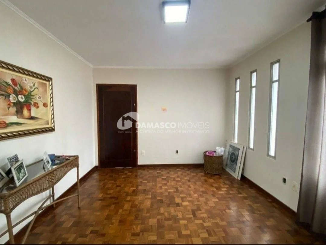 Casa à venda 3 Quartos, 1 Suite, 4 Vagas, 166M², Barcelona, São Caetano do Sul - SP