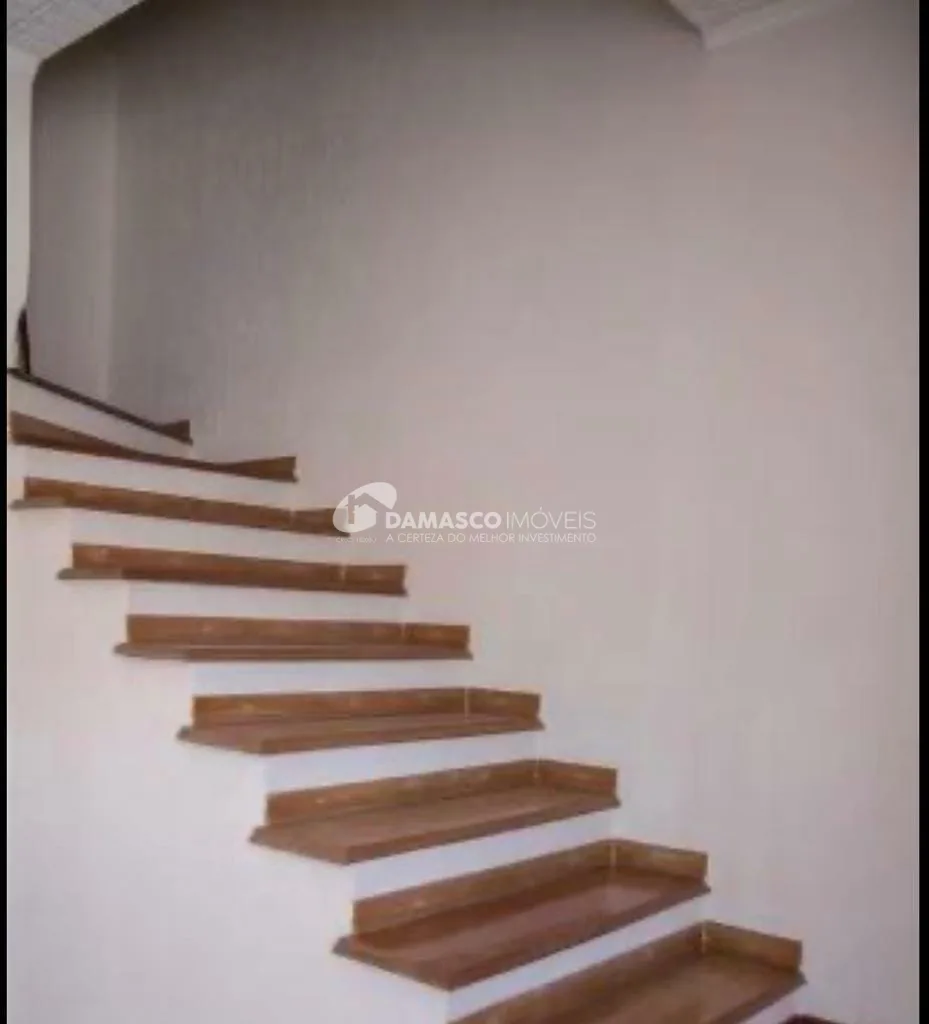 Sobrado à venda 3 Quartos, 4 Vagas, 197 m², Nova Gerty, São Caetano do Sul - SP