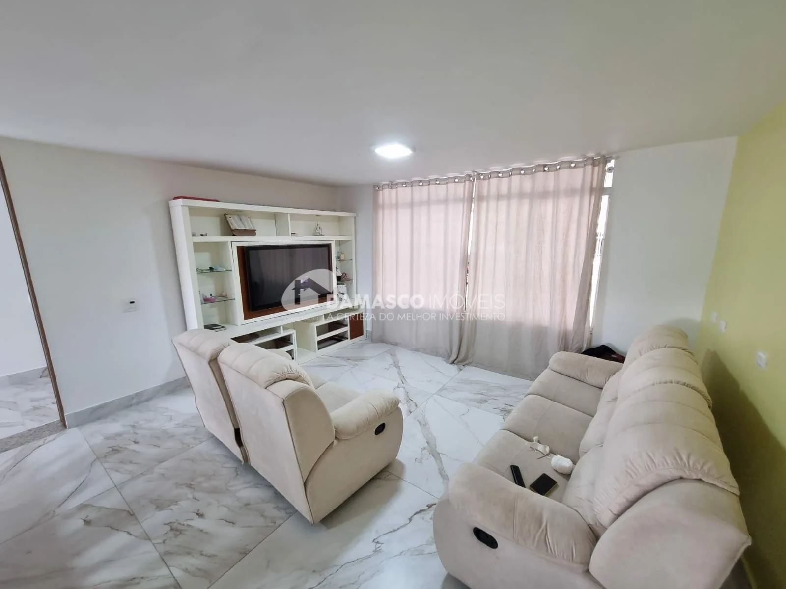Sobrado à venda 3 Quartos, 3 Suites, 4 Vagas, Campestre, Santo André - SP