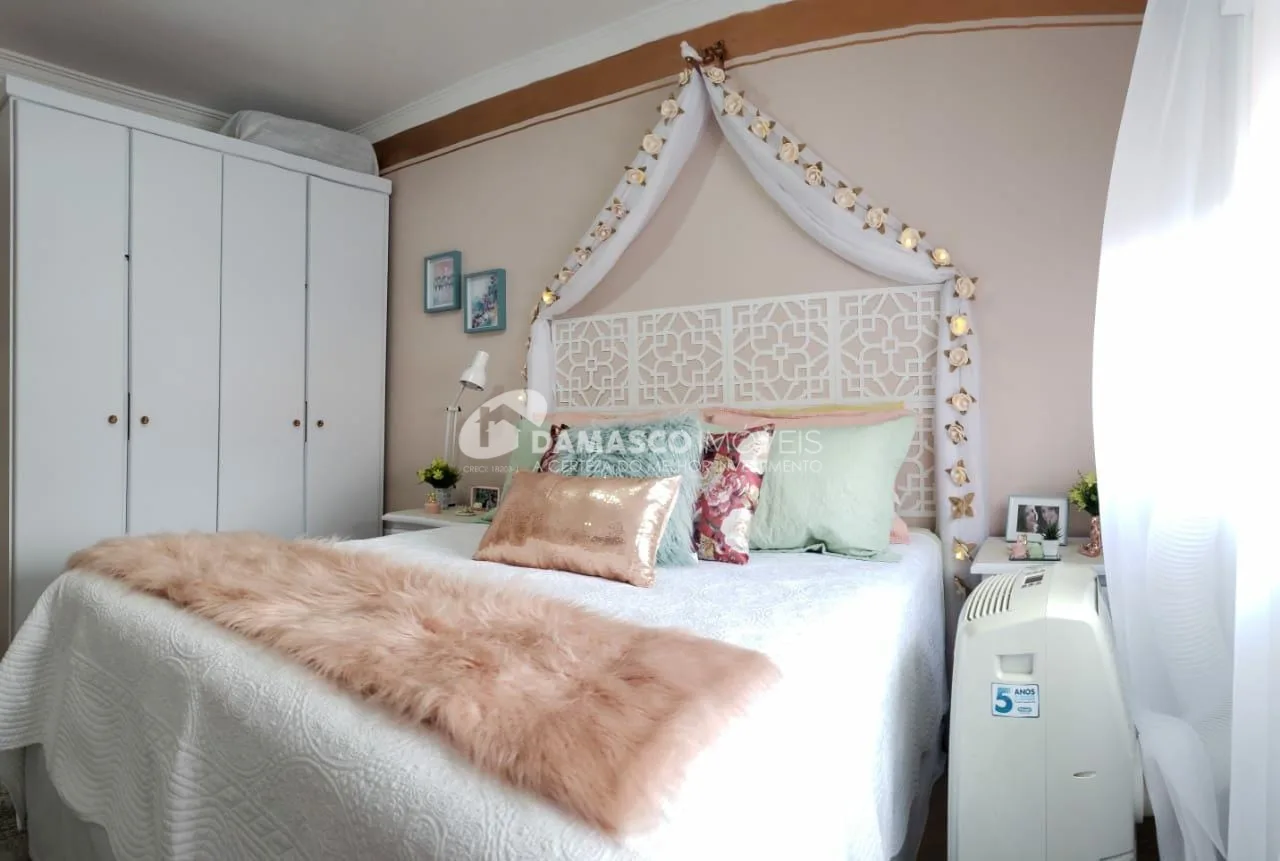 Sobrado à venda 4 Quartos, 1 Suite, 3 Vagas, 240M², Cerâmica, São Caetano do Sul - SP