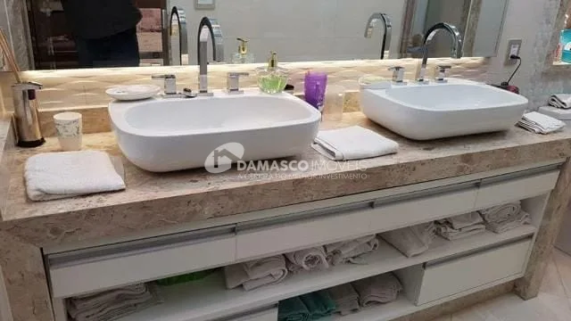 Sobrado à venda 3 Quartos, 3 Suites, 5 Vagas, 480M², Santa Paula, São Caetano do Sul - SP