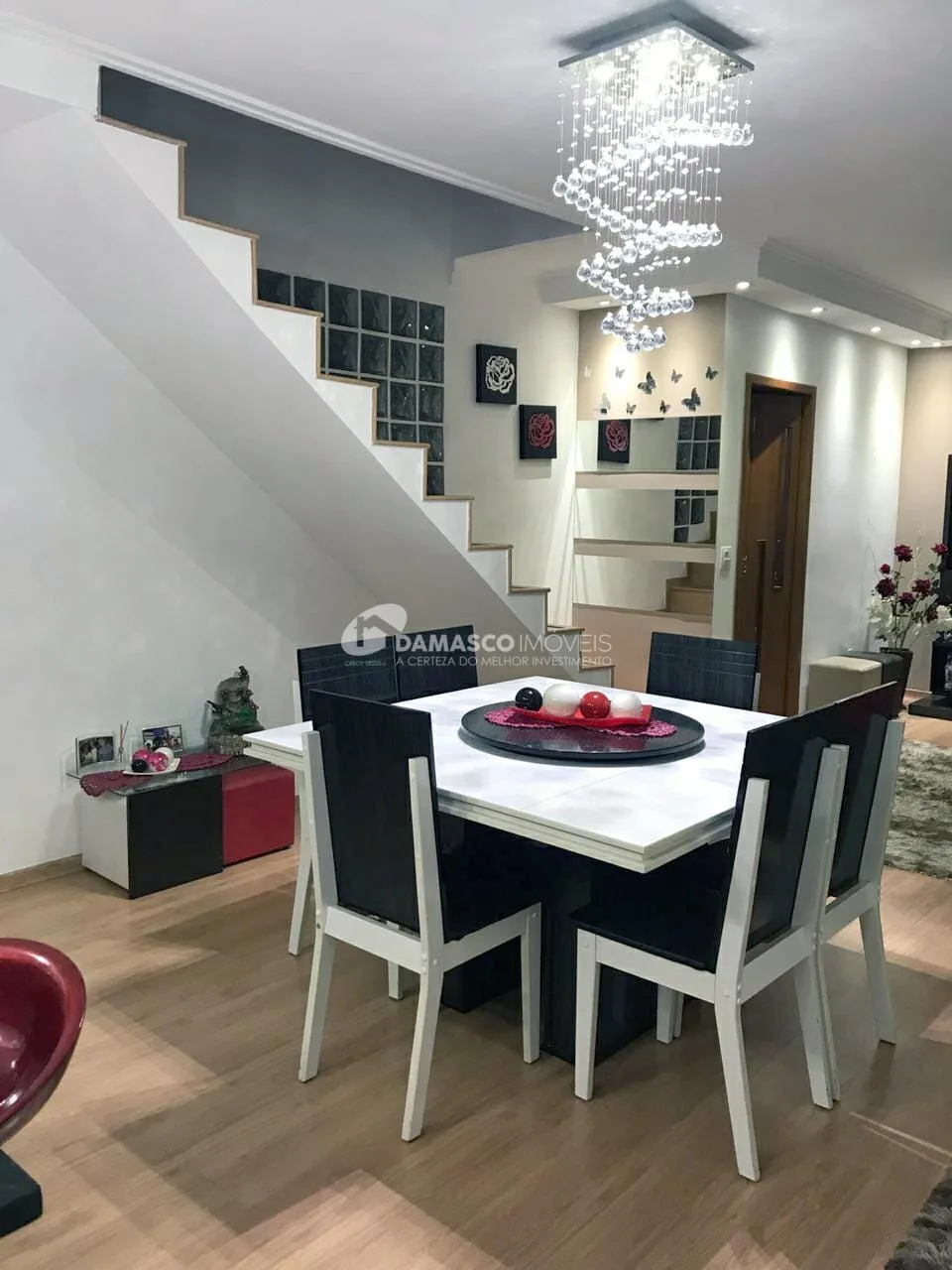 Sobrado à Venda 3 Quartos, 3 Suites, 6 Vagas, Nova Gerty, São Caetano do Sul - SP