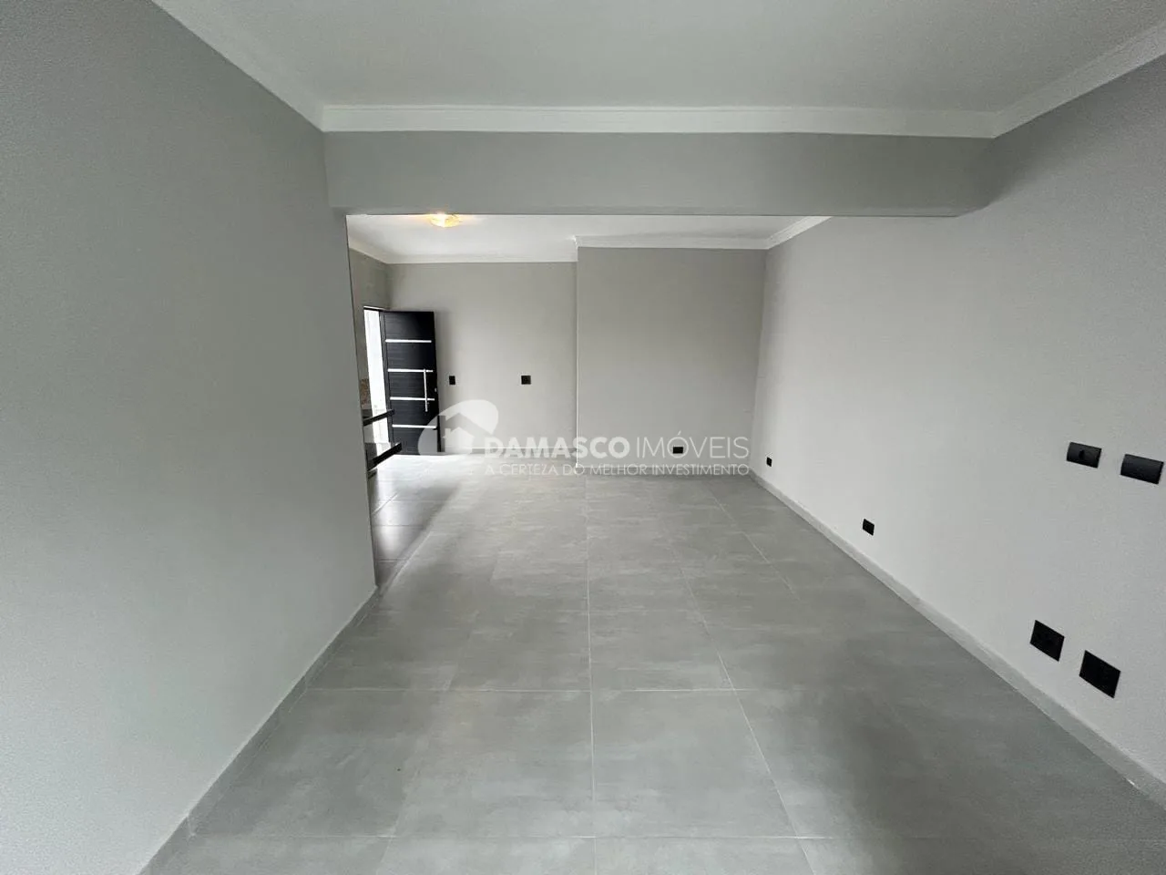 Casa Térrea Reformada à Venda na Nova Gerty, São Caetano do Sul | 2 Dormitórios | 2 Vagas
