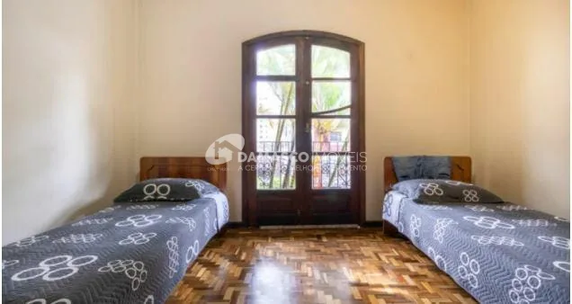 Sobrado à venda 3 Quartos, 1 Suite, 3 Vagas, 450M², Santa Paula, São Caetano do Sul - SP