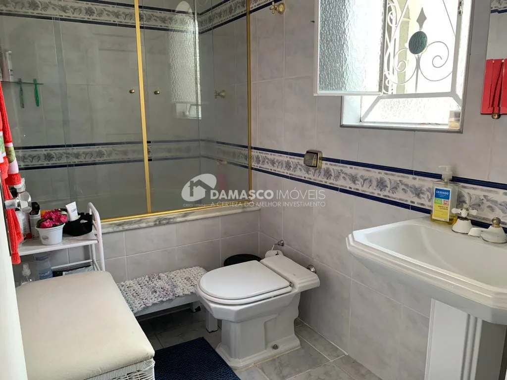 Sobrado à venda 3 Quartos, 1 Suite, 4 Vagas, 220M², Santa Maria, São Caetano do Sul - SP