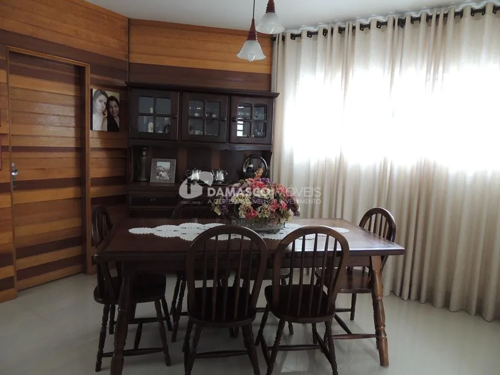 Sobrado à venda 3 Quartos, 1 Suite, 5 Vagas, 262M², Santa Maria, São Caetano do Sul - SP