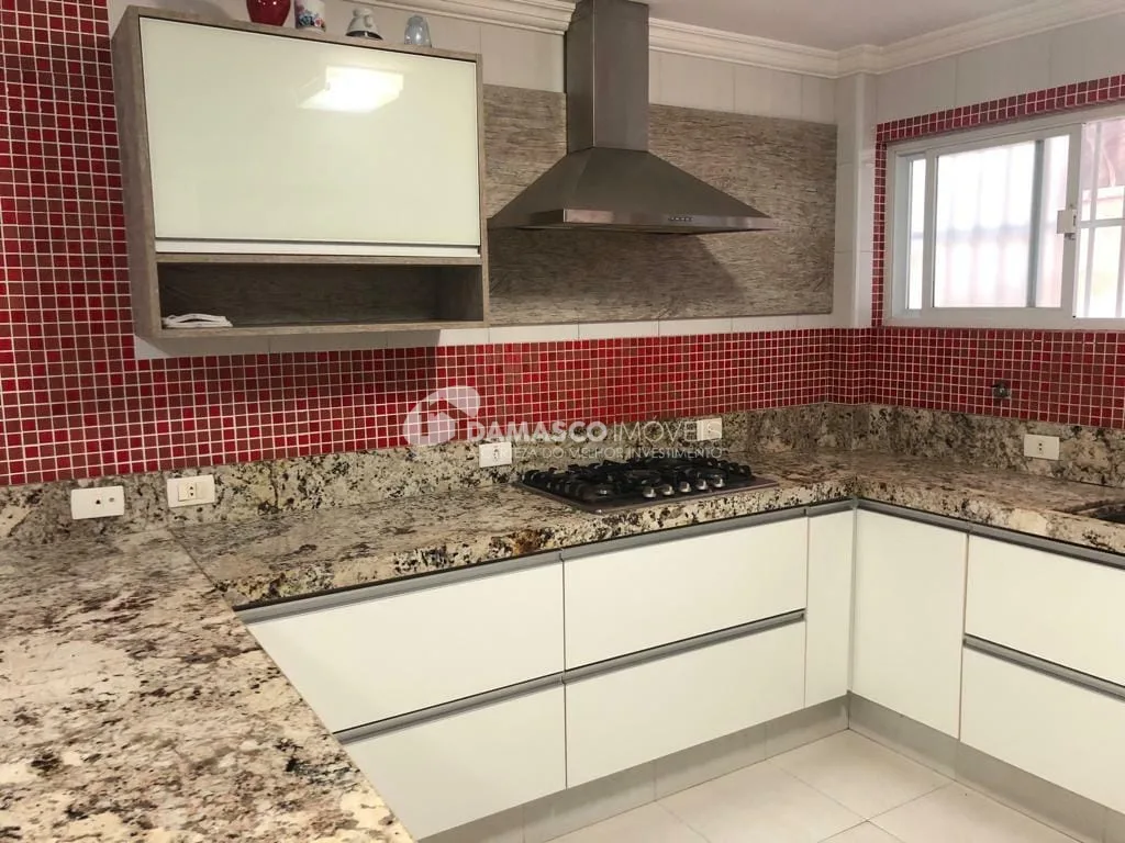 Sobrado à venda 3 Quartos, 3 Suítes, 4 Vagas, 350 m², Vila Floresta, Santo André - SP