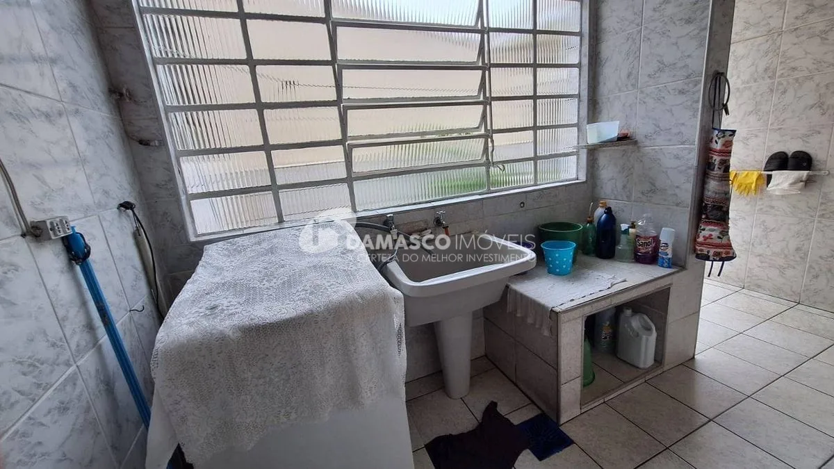 IMÓVEL TÉRREO NO BAIRRO SANTA PAULA COM DUAS CASAS E SALÃO COML