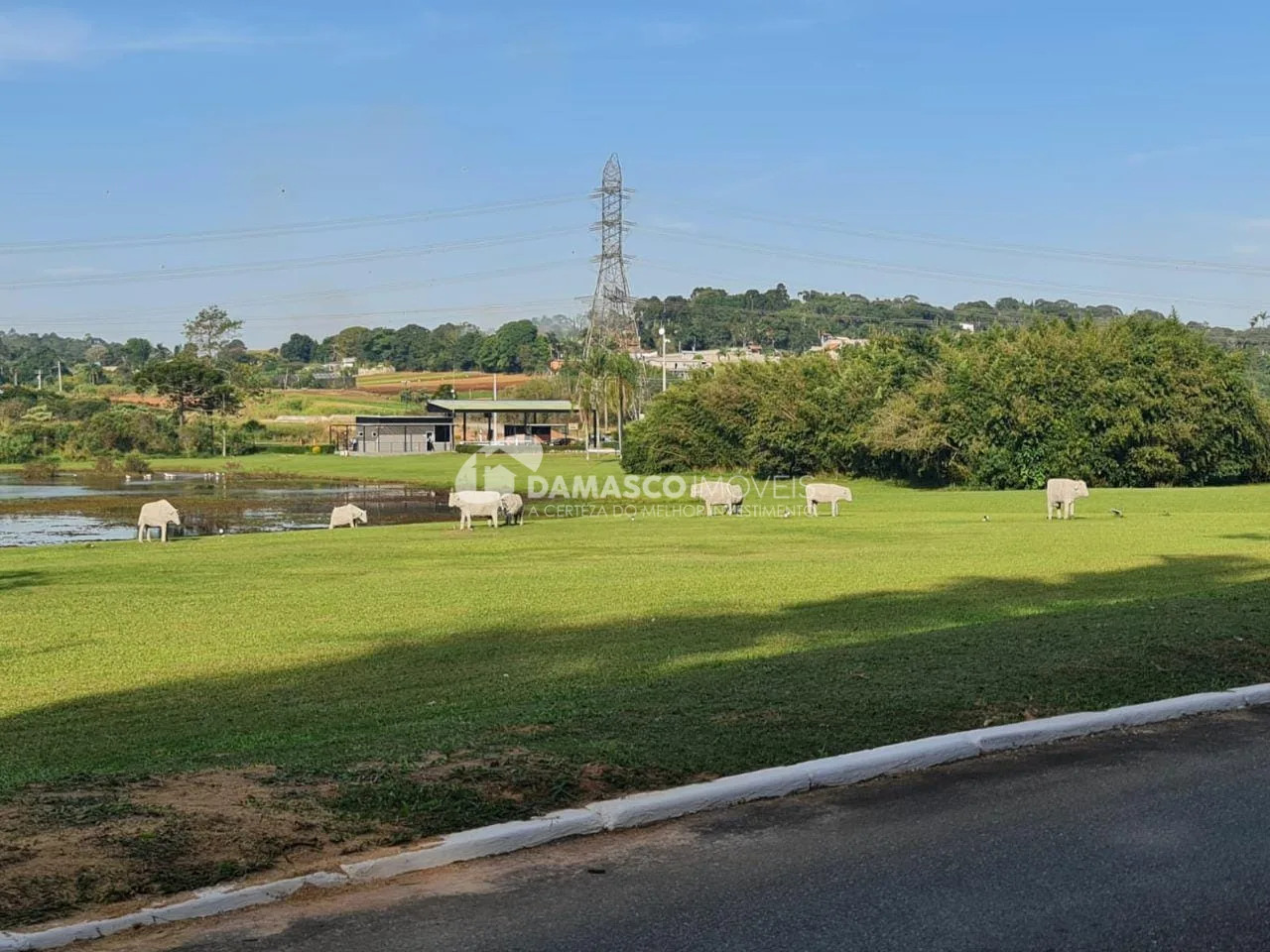 Casa à venda 3 Quartos, 3 Suites, 450M², Avenida Estrutural Leste, Ibiúna - SP