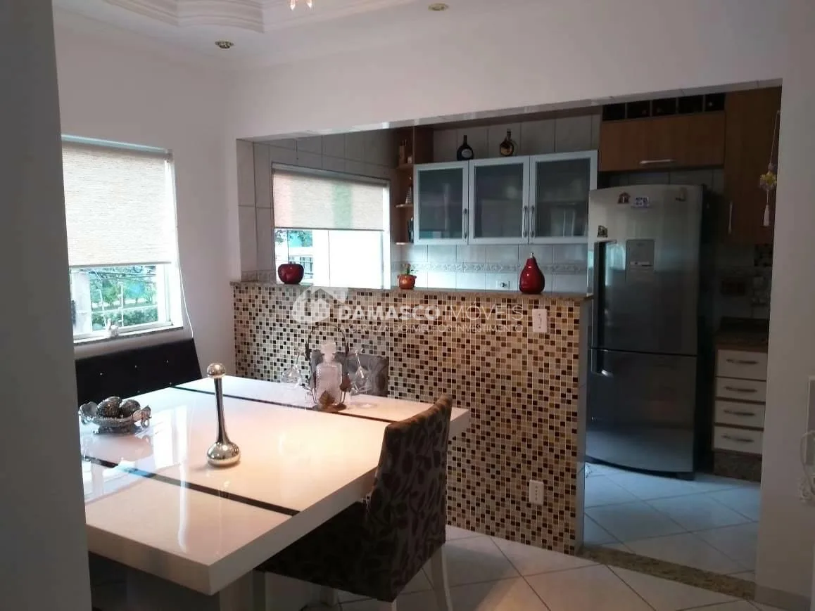 Sobrado à venda 3 Quartos, 1 Suite, 5 Vagas, 240M², Jardim, Santo André - SP