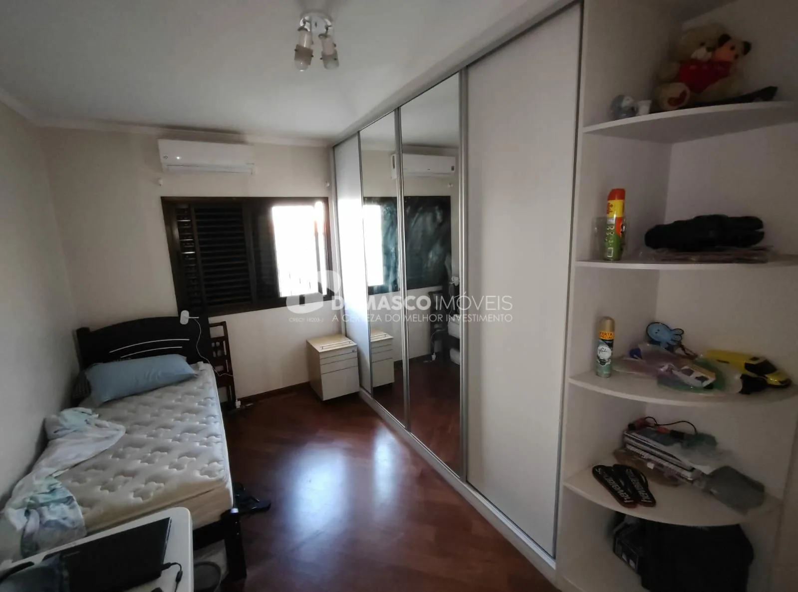 Sobrado à venda 3 Quartos, 1 Suite, 4 Vagas, Vila Alpina, São Paulo - SP