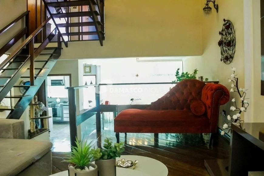 Sobrado à venda 3 Quartos, 1 Suite, 4 Vagas, 292M², Santa Maria, São Caetano do Sul - SP
