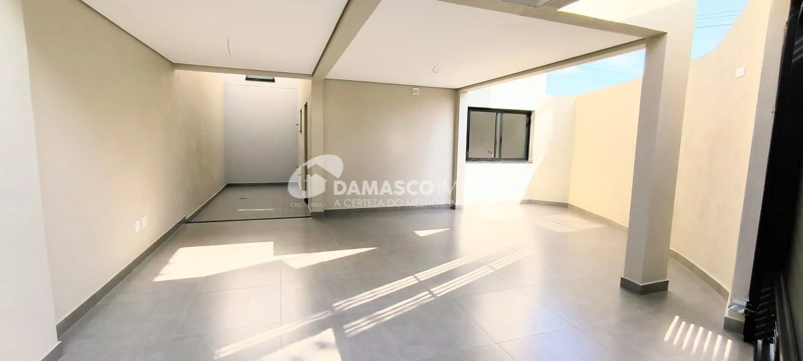 Sobrado, 3 suítes, 188m², Olímpico