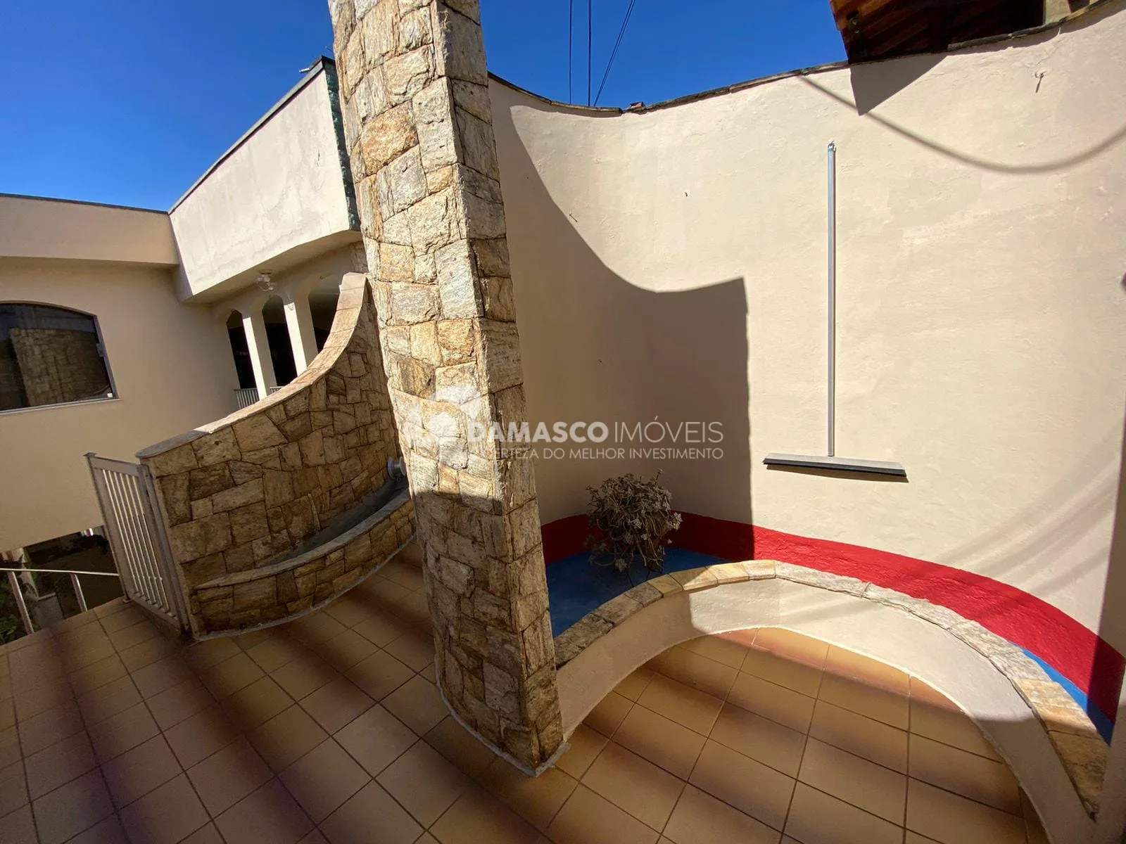 Sobrado à venda 4 Quartos, 1 Suite, 2 Vagas, 310M², Olímpico, São Caetano do Sul - SP