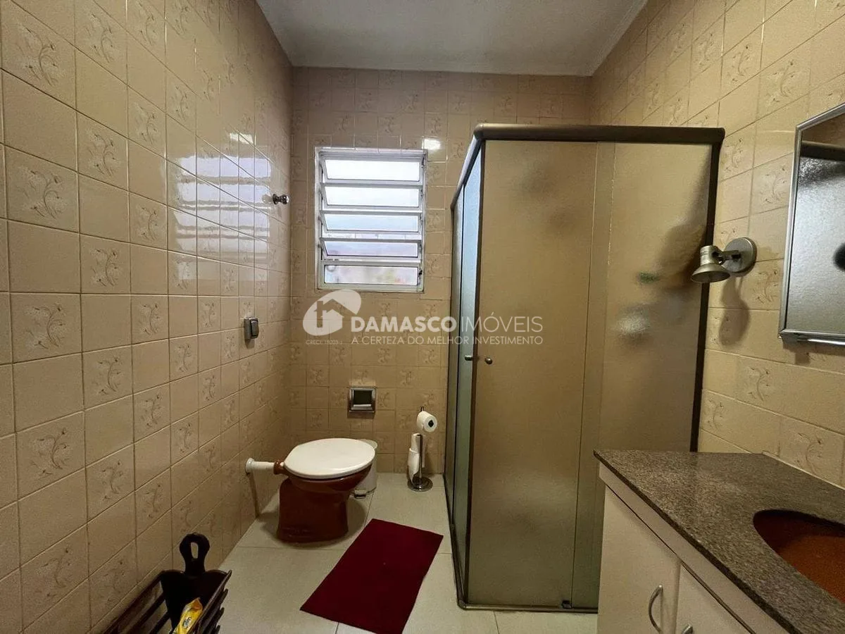 Casa térrea a venda com amplo quintal