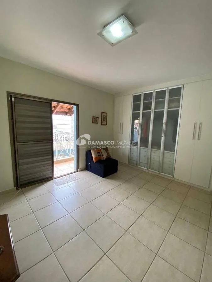 Sobrado à venda 3 Quartos, 1 Suite, 3 Vagas, 220M², Osvaldo Cruz, São Caetano do Sul - SP