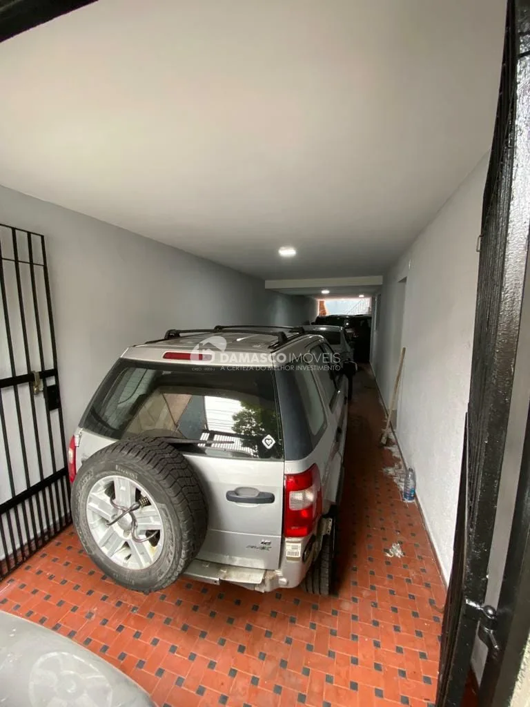 Sobrado à venda e locação, com 400 m² de área total, 3 Quartos, 1 Suíte, 6 Vagas, Parque Bandeirante, Santo André - SP