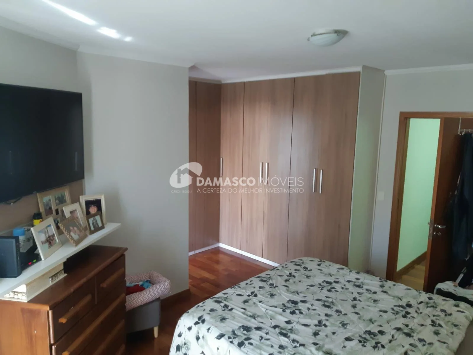 Sobrado à venda 4 Quartos, 4 Suites, 6 Vagas, 254M², Vila Floresta, Santo André - SP