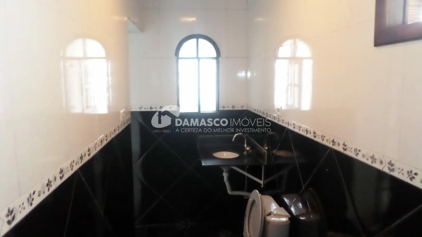 Sobrado à venda 3 Quartos, 2 Vagas, 215M², Jardim Guairaca, São Paulo - SP