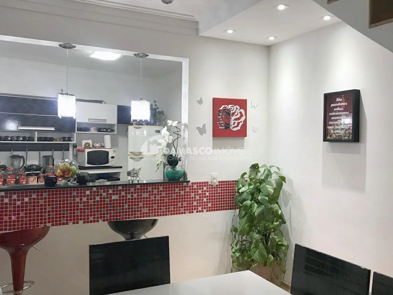 Sobrado à Venda 3 Quartos, 3 Suites, 6 Vagas, Nova Gerty, São Caetano do Sul - SP