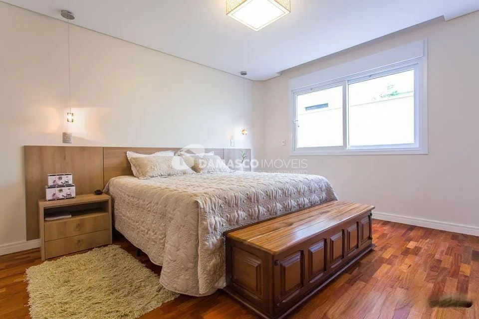 Sobrado à venda 4 Quartos, 3 Suites, 4 Vagas, 260M², Jardim São Caetano, São Caetano do Sul - SP