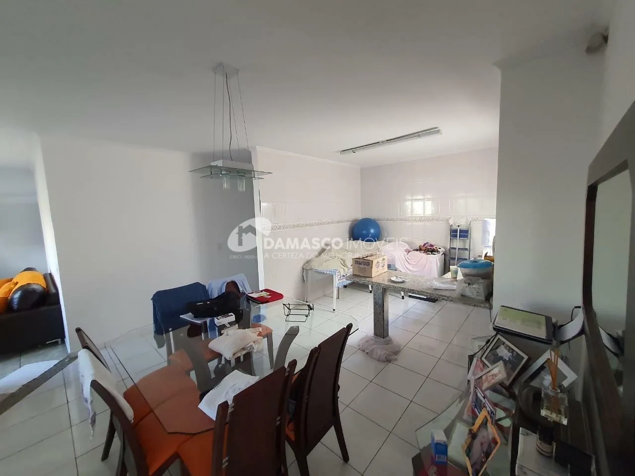 Casa à venda com 3 Quartos, 3 Suites, 3 Vagas, 751M², Utinga, Santo André - SP